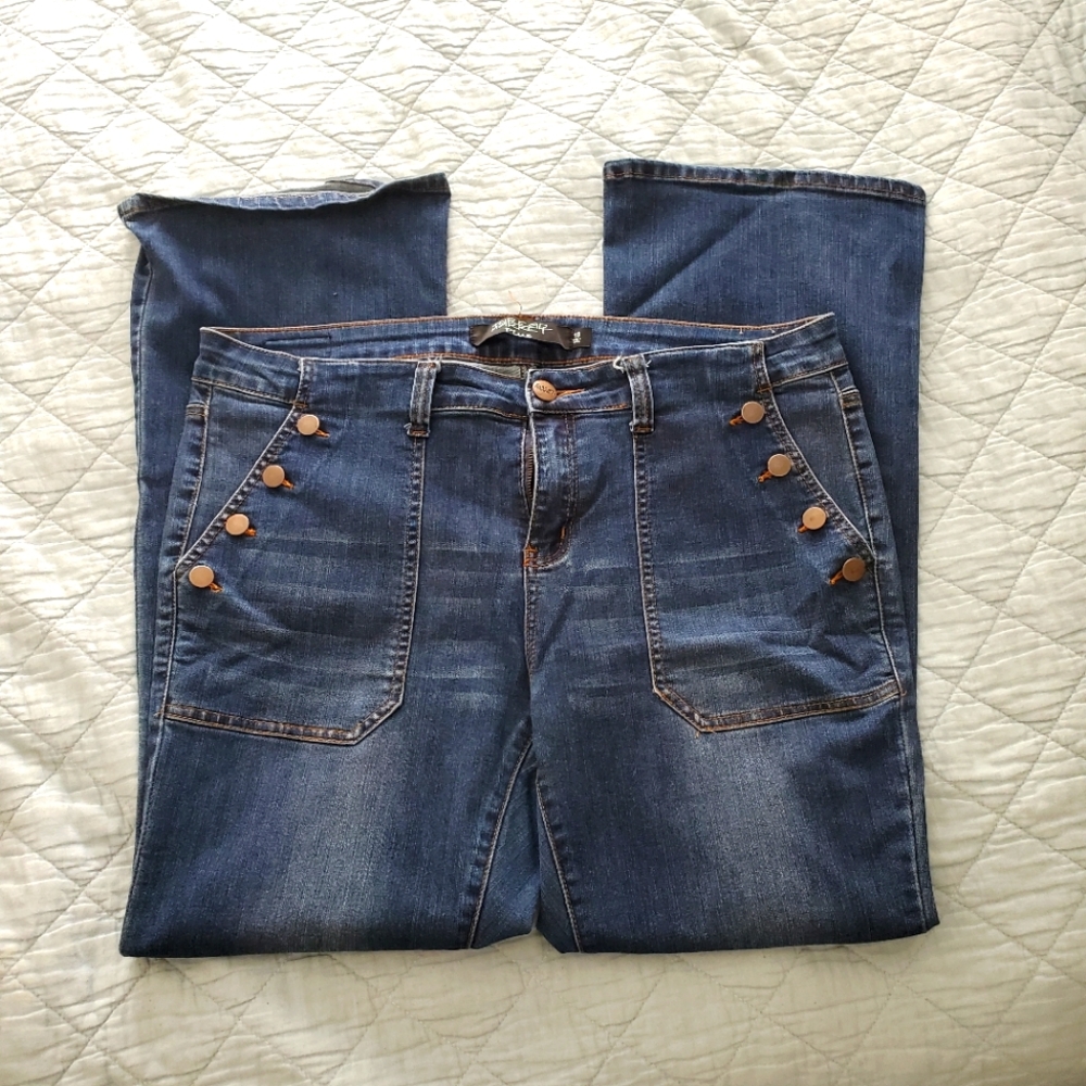 Thread market plus jeans